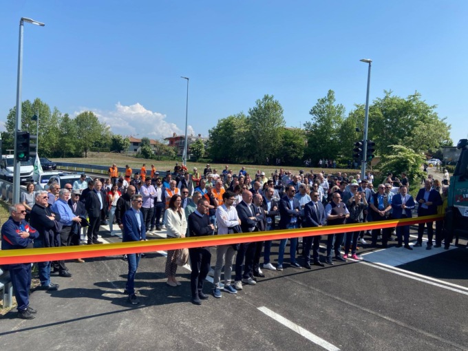 Inaugurata la tangenziale ovest di Boltiere. Il sindaco Palazzini: «Non sostituisce la Bergamo-Treviglio»