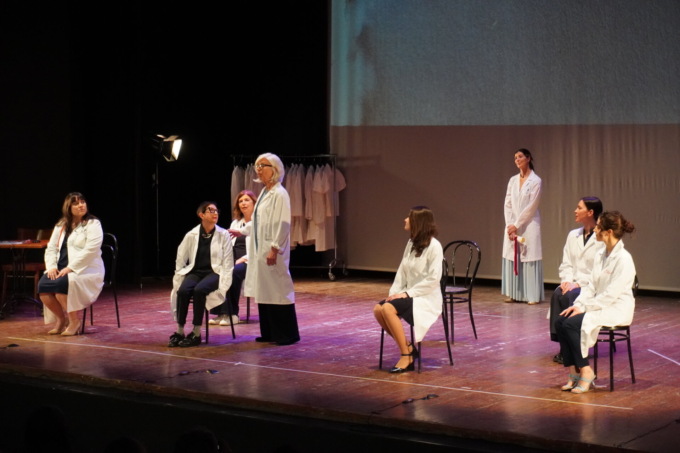 “Le Medichesse”, presentato in Comune lo spettacolo con protagoniste le donne medico