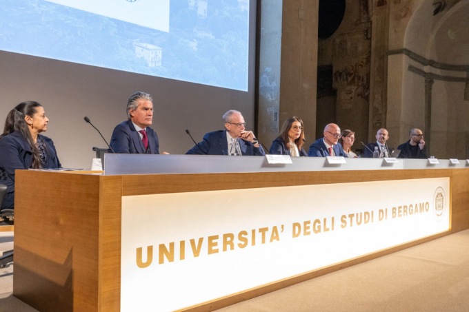 Il manifesto di “Bergamo Città Universitaria”, modello di collaborazione tra Comune e Ateneo