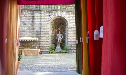 A Palazzo Moroni la seta protagonista tra mercati vintage, laboratori e installazioni
