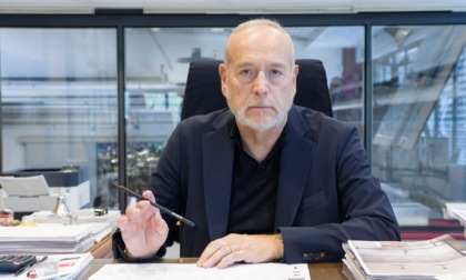 Quarant'anni di luce per la SIDE, capace di rinnovarsi e adattarsi ai tempi che cambiano