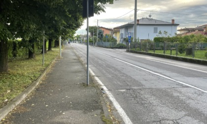 Il problema delle strade di Osio Sopra: «Mio figlio ferito in scooter per colpa di un gatto»