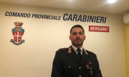 Il gesto del carabiniere di Albino: l'abbraccio che ha salvato la vita di una donna