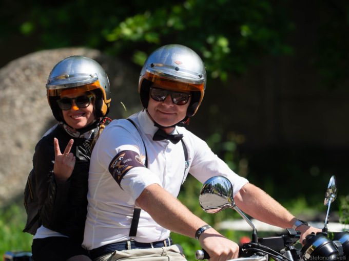 Motori d’epoca, stile e solidarietà: Bergamo ha ospitato il Distinguished Gentleman’s Ride 2025