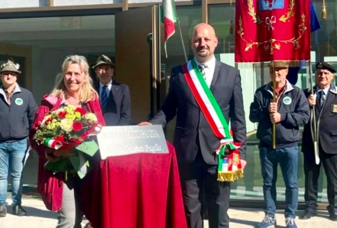 L’abbraccio di Teresa: la scuola dell’infanzia di Alzano adesso porta il suo nome