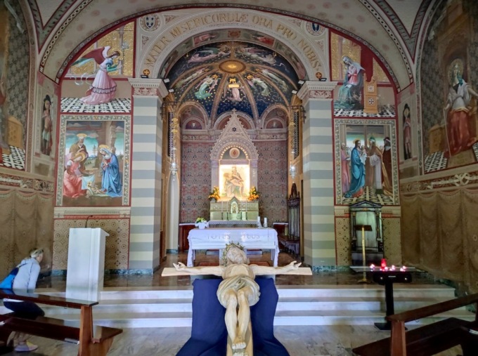 La potenza del Cristo del Covid, visibile a Pradalunga e arrivato dall’amica Baviera