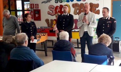 A Mozzo si tengono le lezioni di "autodifesa", così che gli over 65 evitino le truffe