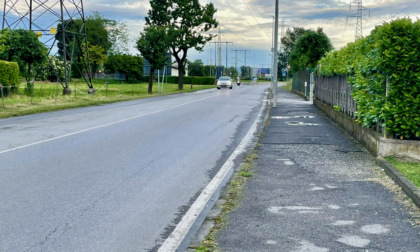 Le strade di Osio Sopra di notte, tra alta velocità di auto e motorini e sgommate
