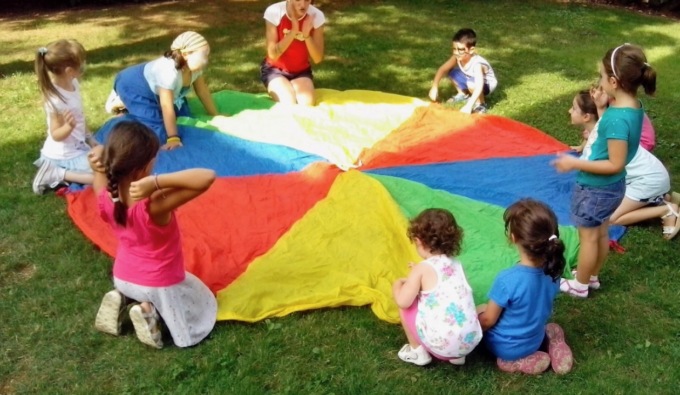 Centri estivi, iscrizioni in ritardo e pochi posti: la protesta dei genitori a Dalmine