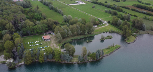 Nasce la “Baia delle rose”, un lido a Costa Volpino. E non mancano polemiche ambientali