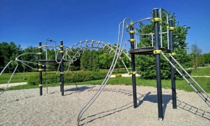 Alla Trucca l'area giochi è più grande grazie alle altalene e alla teleferica di altri parchi
