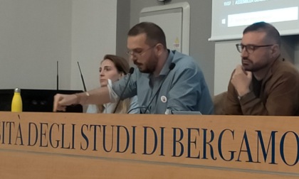 Protesta dei lavoratori in UniBg contro la riforma del ministro Anna Maria Bernini
