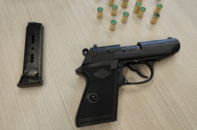 Colpi di pistola da un’auto in corsa a Romano, paura in pieno centro