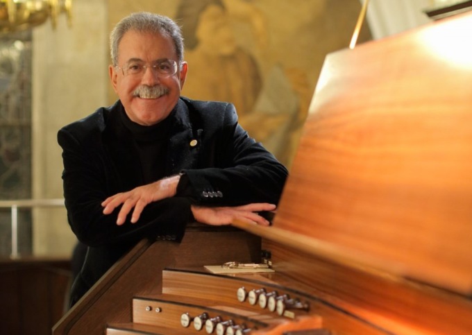 Nella Basilica di Gandino il concerto di Juan Paradell Solé, “l’organista del Papa”