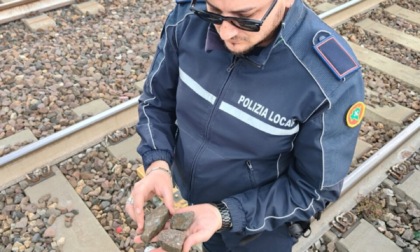 Romano, denunciati tre minorenni: avevano messo dei sassi sui binari