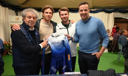 Torneo di Tennis 2025, sciatori e snowboarder portano la neve: «Lavoriamo per Milano-Cortina»