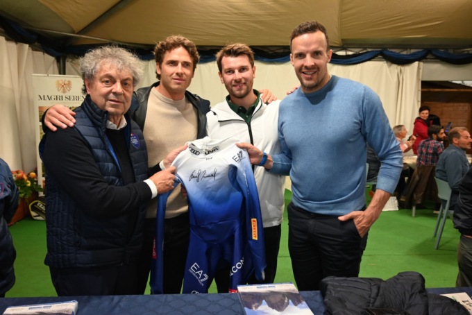 Torneo di Tennis 2025, sciatori e snowboarder portano la neve: «Lavoriamo per Milano-Cortina»