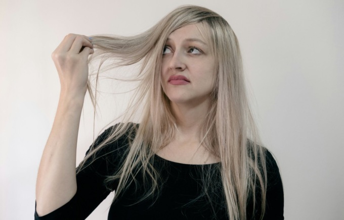 Quale vitamina fa crescere i capelli più velocemente: la salute della chioma spiegata dai parrucchieri