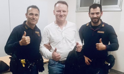 Turista polacco dimentica lo zaino sul bus: una volante lo rintraccia e lo recupera (con 800 euro all'interno)