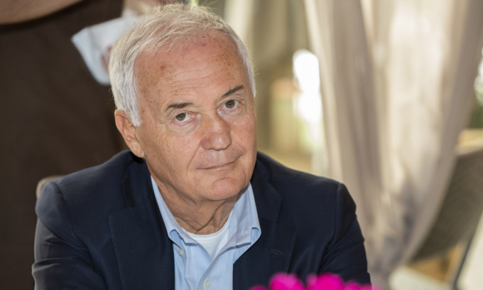 Caso Mascherine: “Durante la drammatica pandemia del Covid, Vittorio Farina si mise a disposizione della collettività”