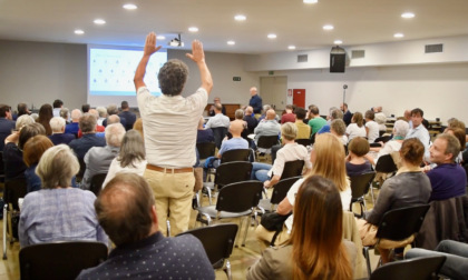 Assemblea pubblica sulle nuove Piscine Italcementi: più che acqua, fuoco e fiamme