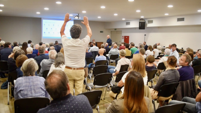 Assemblea pubblica sulle nuove Piscine Italcementi: più che acqua, fuoco e fiamme