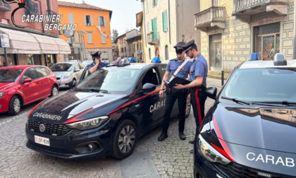 Maxi multe dei carabinieri a due locali di Seriate e Pedrengo: distrutti 150 chili di alimenti
