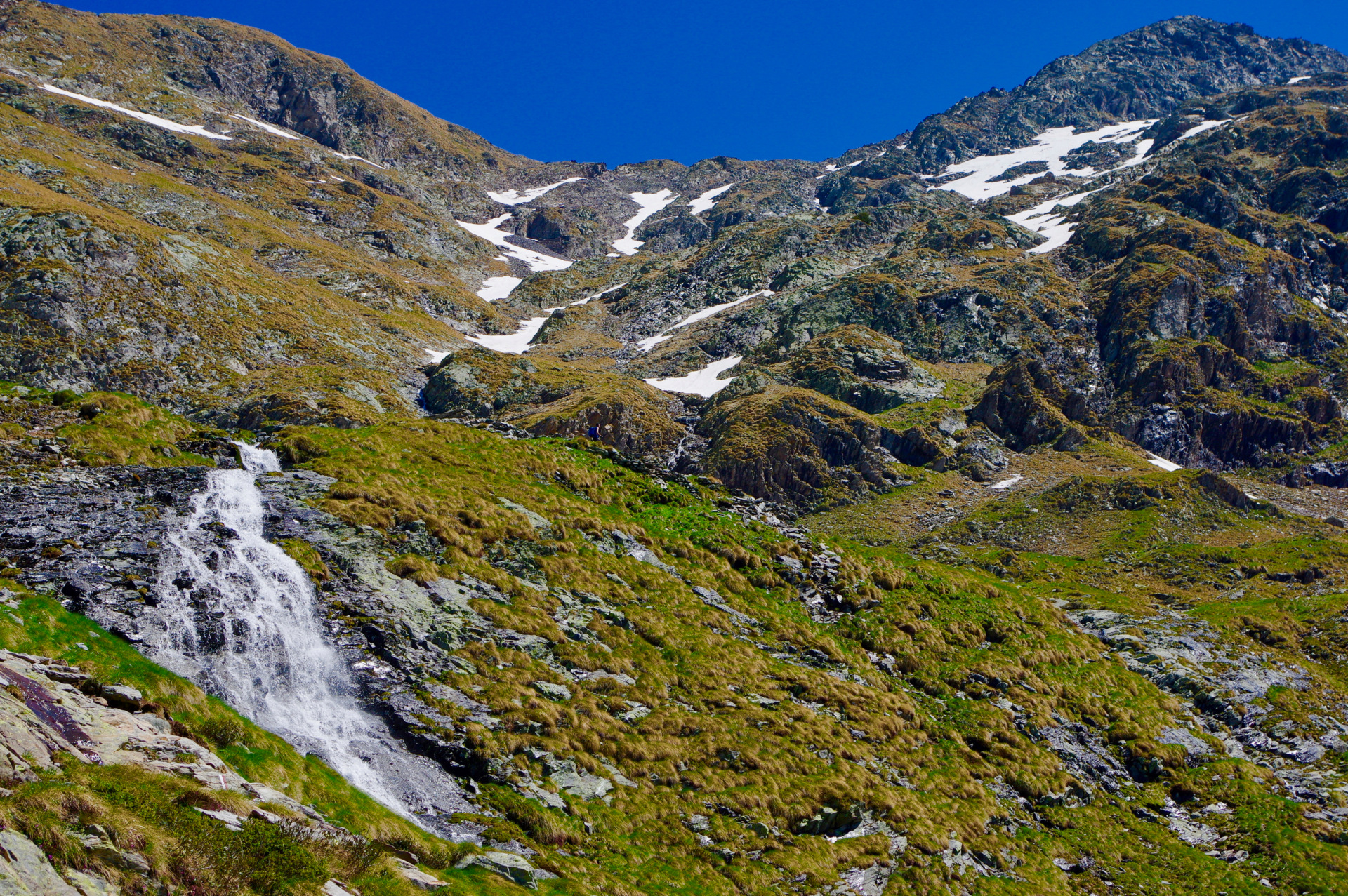 4 - Nella valle di Fiumenero