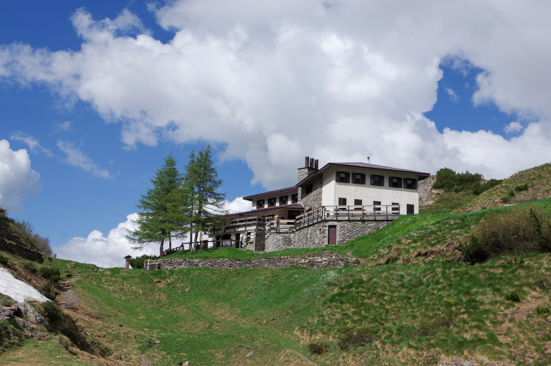 6 - Il rifugio Curò