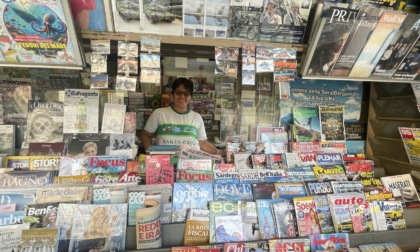 Tentato furto all'edicola di San Bartolomeo a Bergamo, la titolare: «Paura? No, tanta rabbia»