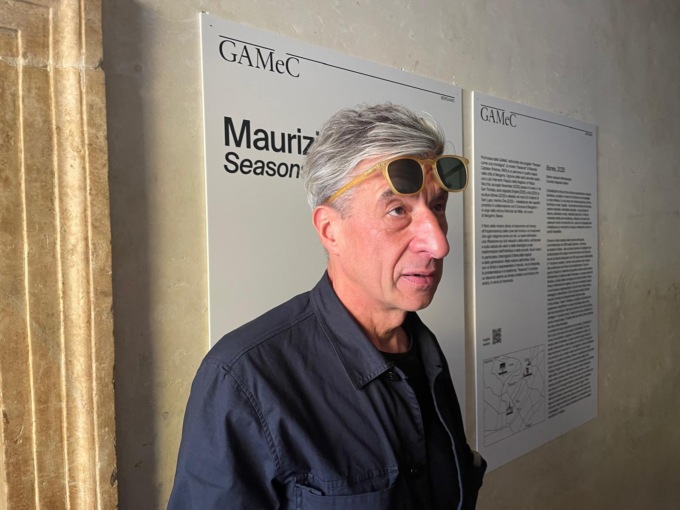 È arrivata a Bergamo la mostra “Seasons”, firmata Maurizio Cattelan. Tra opere e provocazioni