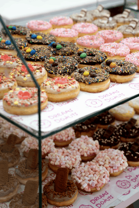 Sabato 7 giugno ciambelle gratis da Dreams Donuts a Oriocenter. Una gustosa offerta