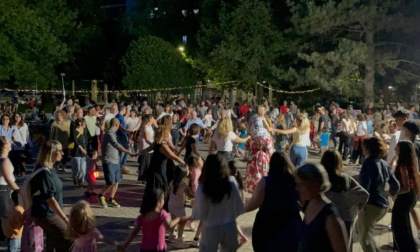 Facciamoci un piatto di pasta, non la guerra: in 400 a cena a Monterosso per costruire pace
