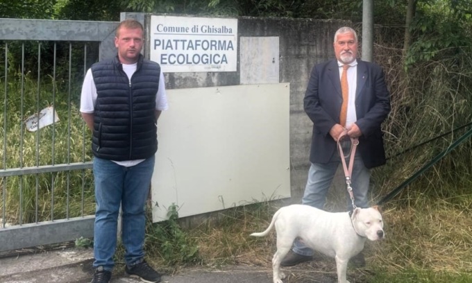 Ghisalba, a passeggio con il cane sventa un furto alla stazione ecologica