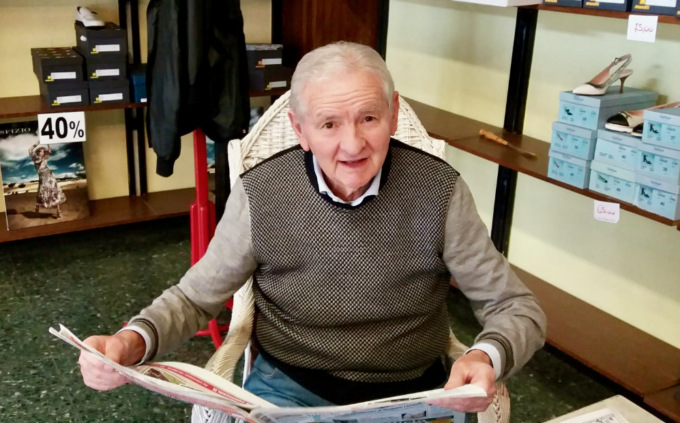 Addio a Peppino Rosti, anima di viale Mazzini a Dalmine con la sua storica calzoleria