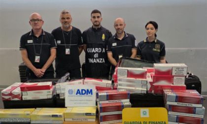 Quasi una tonnellata di tabacco di contrabbando è stata sequestrata allo scalo di Orio