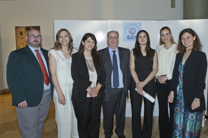 Sos Oncologia e Sociale premia sei giovani ricercatori per gli studi sul cancro