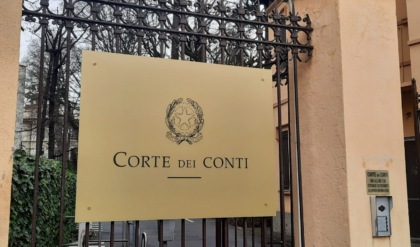 Gli stipendi d’oro dei manager delle società pubbliche di Regione (molte sono in rosso)