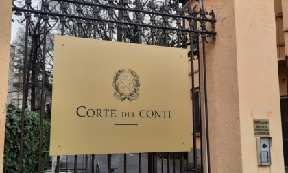 Gli stipendi d'oro dei manager delle società pubbliche di Regione (molte sono in rosso)