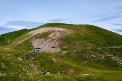 Meraviglia al rifugio Grassi, dove si ode solo il fischio delle marmotte e il sibilare del vento