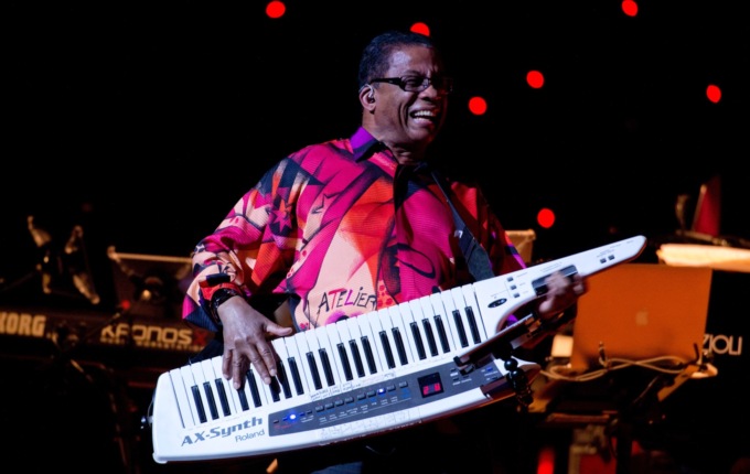 Stasera c’è Herbie Hancock al Lazzaretto: quella poesia sonora che va oltre il jazz