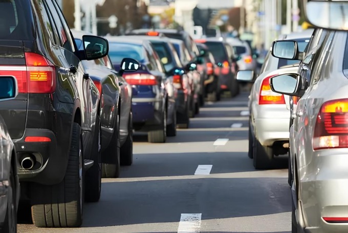 Il blocco dei diesel Euro 5 in Lombardia slitta di un anno, festeggia la Lega al Pirellone