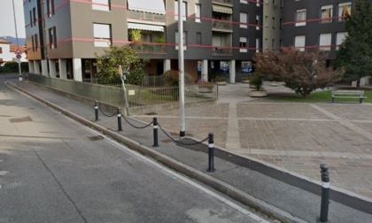 Spaccio sotto al porticato in Malpensata: «I cittadini hanno paura a uscire la sera»