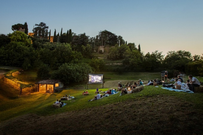 Film, tramonti e stelle a Palazzo Moroni: il programma di “Sere Fai d’Estate” a Bergamo