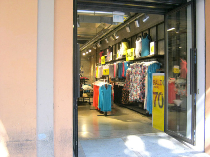 Blackout, la Carnevali “ammonisce”: «Controlli a chi tiene le porte aperte con l’aria condizionata»
