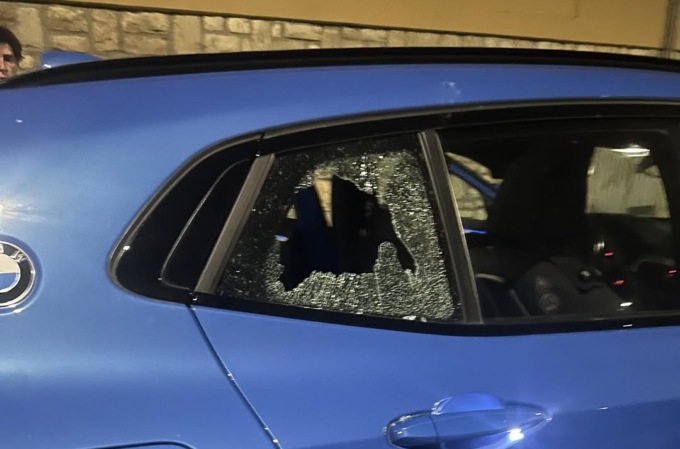Finestrini rotti e furti al Villaggio degli Sposi, colpevole a piede libero. Residenti esasperati