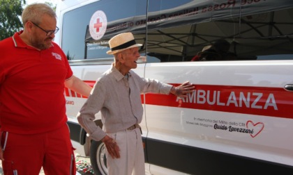 Athos Lavezzari, 101 anni, dona una nuova ambulanza alla Croce Rossa di Bergamo