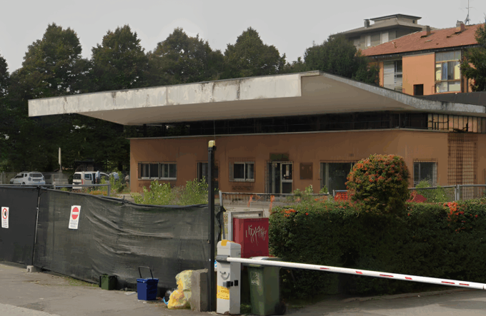 L’ex distributore in via Moroni, abbandonato da anni, diventerà un ristorante con area di sosta