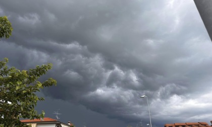 Ancora maltempo e allerta gialla in Bergamasca, parchi chiusi tutto il giorno in città