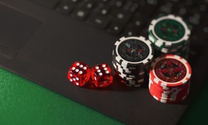 Gioco d'azzardo online, nuova sentenza. Casati (Pd): «A rischio lotta alla ludopatia»